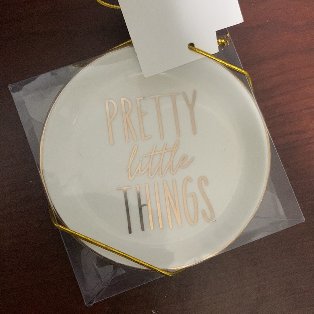 PRETTY LITTLE THINGS catch-all dish